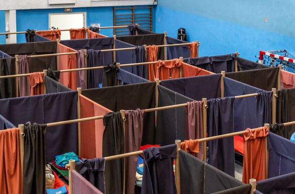 A modular system that provides privacy in Ukrainian refugee shelters