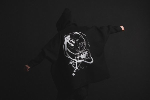 A szatíra szatírája – A Zsigmond Dora menswear és Dimén Áron tetoválóművész kollaborációja