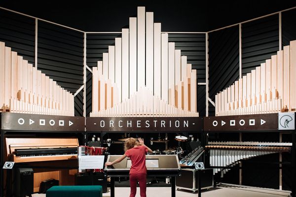 To experience what a musician feels when playing a piece of music: the dimensions of Creative Sound Space