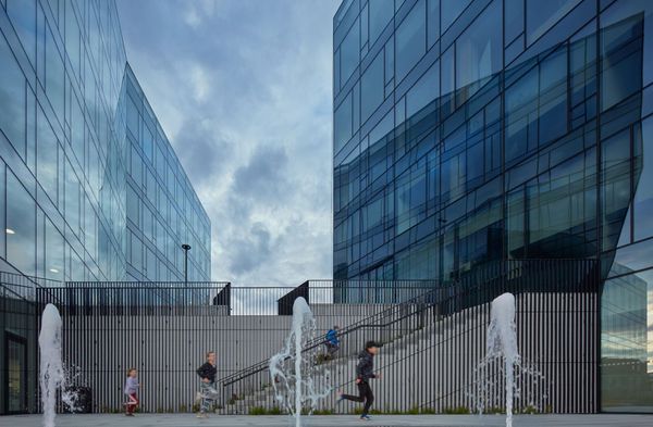 Pieces of art are also hidden in the new Bořislavka Centre in Prague