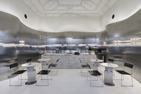 Klasszicizmus és modern elegancia találkozik ebben az ukrajnai fagyizóban