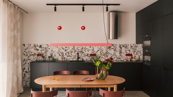 A Krakow apartment interior shaped by the free play of colors and shapes
