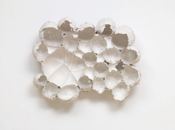 Tojáshéjon táncoló alkotások | Maria Bartuszová a Tate Modernben