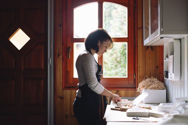 A glaze to cover everything—Behind the scenes: gingerbread maker Gyöngyi Rácz