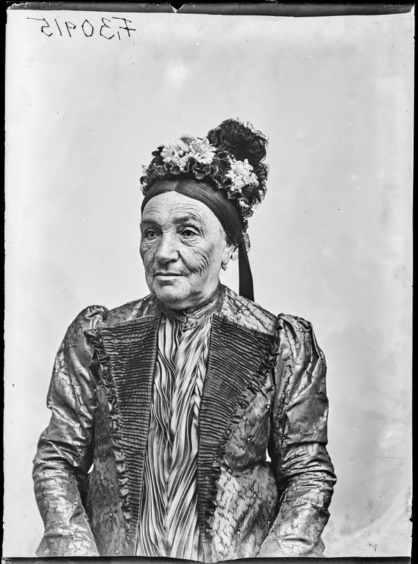 Főkötő, párta, csador – pop-up kiállítás a fejkendőkről