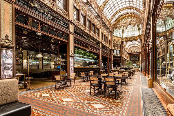 Mintha egy múzeumban vacsoráznánk – megújult étlappal várja vendégeit a Párisi Passage