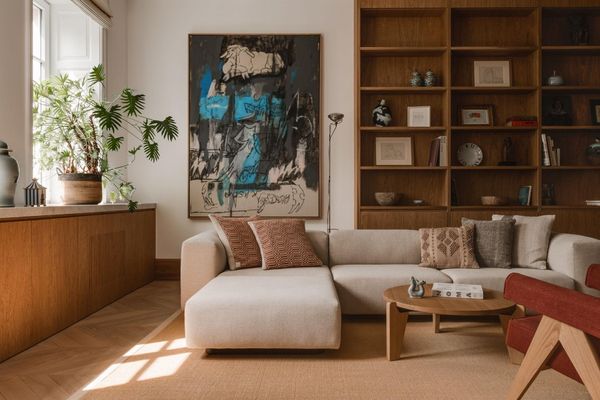 Contemporary and classical coexistence in an art lover’s home in Warsaw