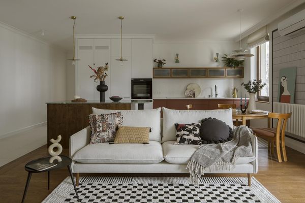 Modernist lines in the heart of Warsaw