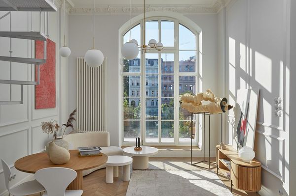 This 200-year-old apartment in Wroclaw is reminiscent of Paris