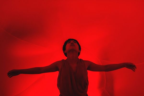 „A munkám a hangulatteremtés” – interjú Szabó Amanda lighting designerrel