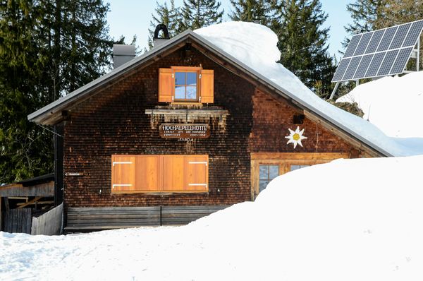 Cold Hands, Fatty Food | Hütte Meals and Après-Ski Drinks from Central and Eastern Europe